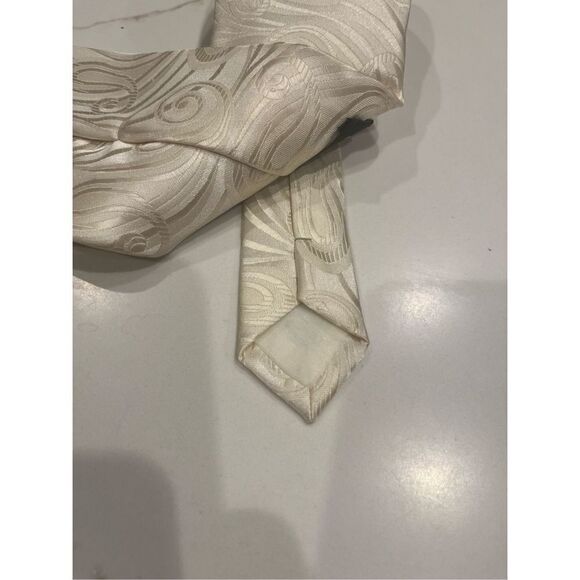 Successo by Phita Tie in Cream - Picture 3 of 4